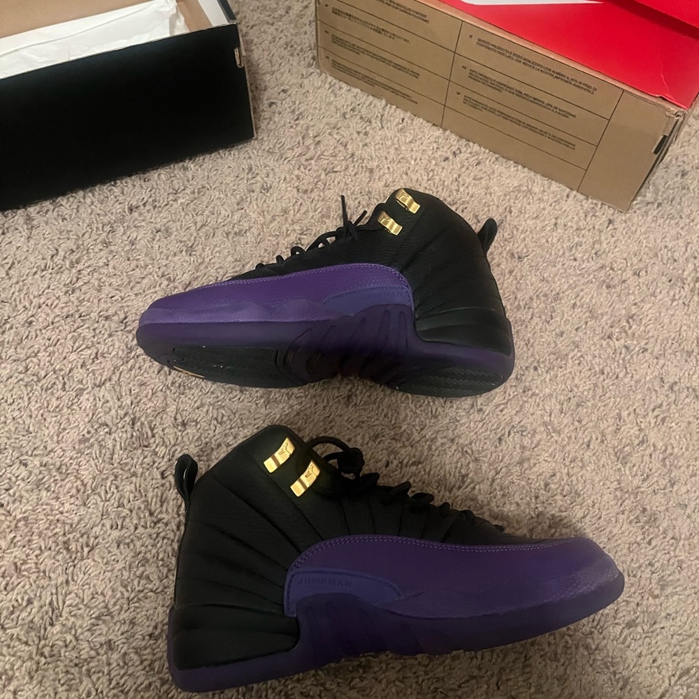 Air Jordan 12 Retro Black Sneakers Box